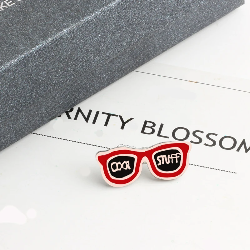 Lapel Pins Eyeglass Brooch Pin Cute Glasses Eye Mom Heart