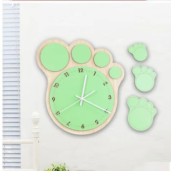 

Cute Green Footprint Wall Clock Children Wooden Pink Wall Clock Classic Mute Decorative Wandklok Wall Clocks Home Decor 50w362