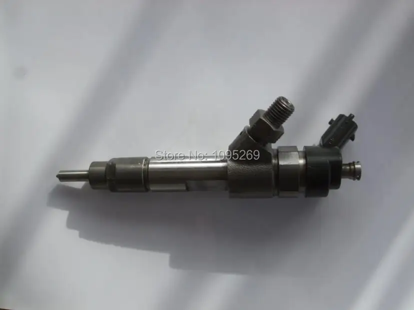 

Common rail fuel injector 0445120002
