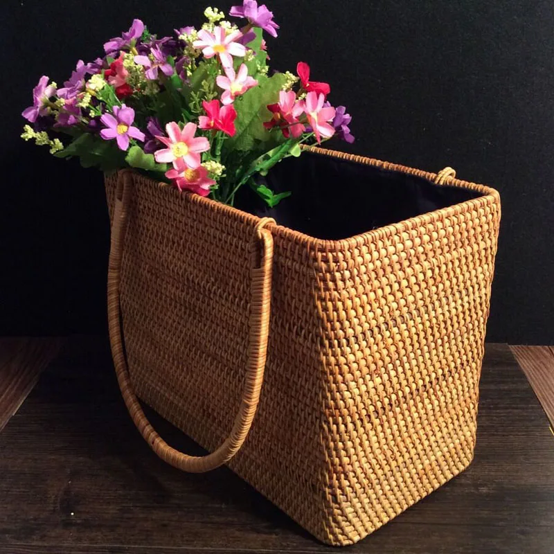 2017 Fresh Handbag storage basket retro Vintage Rattan Knitted Woven Basket Handmade portable multifunction Totes natural basket