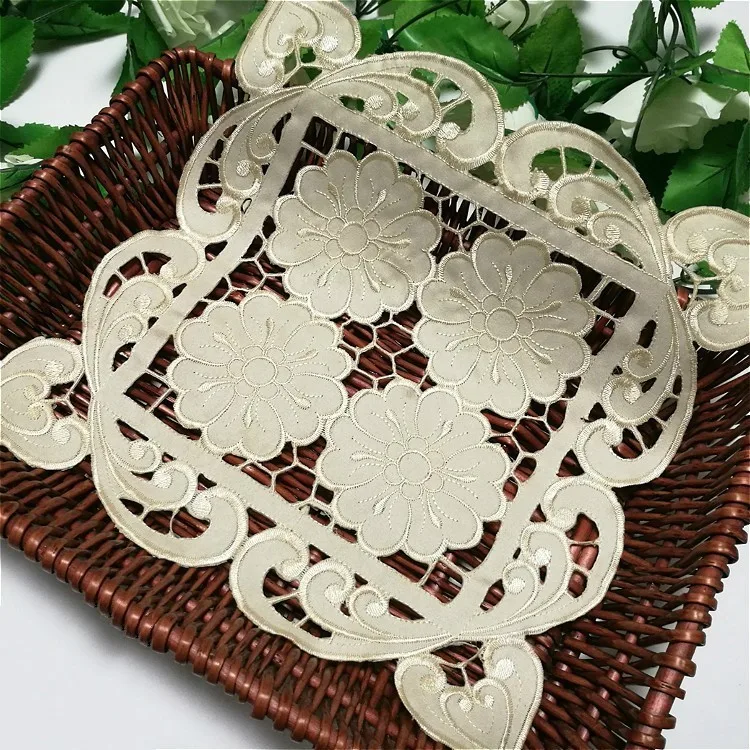 

Modern Luxury Hollow Embroidery Placemat Tablecloth Furniture Multi-purpose Dust Cover Towel Coffee Cup Mat Christmas Wedding