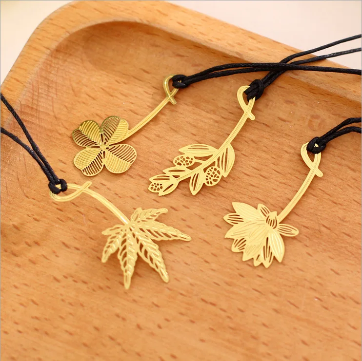 

1pcs Random Fine Metal Small Plant Lucky Bookmarks Marker Stationery Realistic Kawaii Cartoon Bookmarks Office School Supply