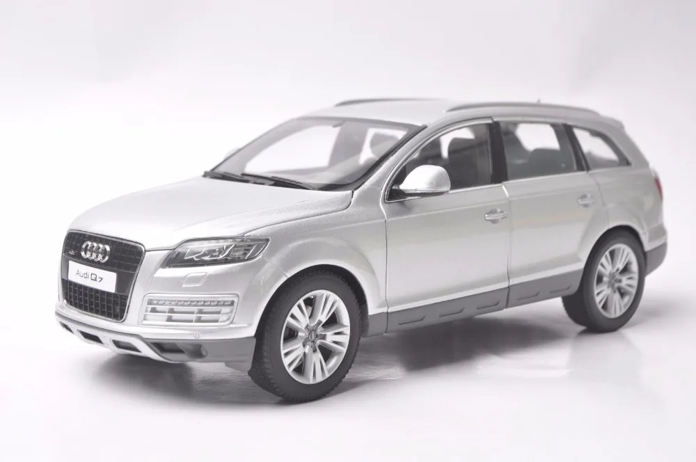 1:18 литья под давлением модель для Audi Q7 2010 серебро внедорожник сплав игрушечный автомобиль миниатюрная коллекция подарок