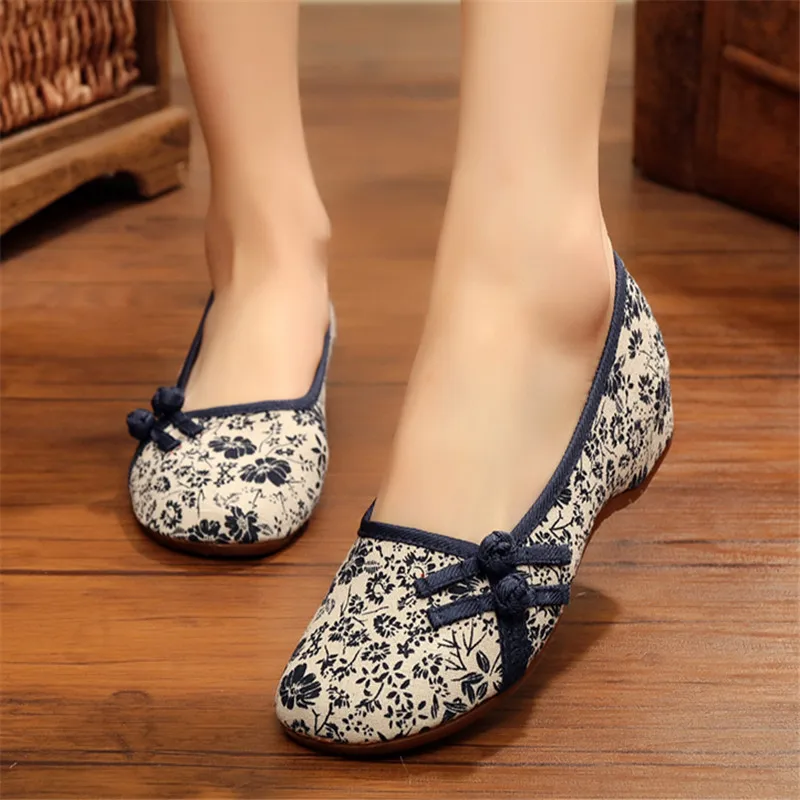 

New 2018 Printing Canvas Casual Comfortable Soft Shoes Fashion Women Shoes Chinese Spring Flats Old Peking Shoes Stamp