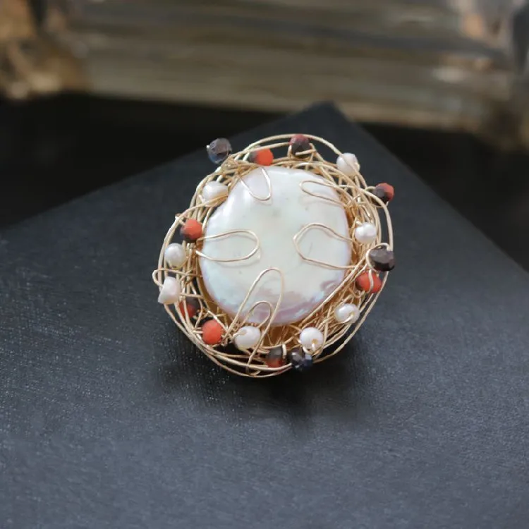 round pearl brooch (15)