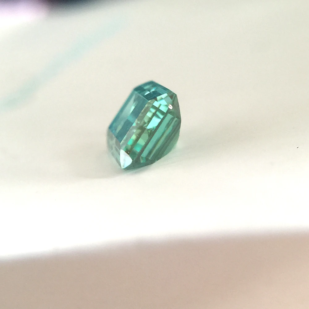 Изумруд багет Cut Brilliant 4x6 мм 0.8CT зеленый моиссанит россыпью камень VVS отличное