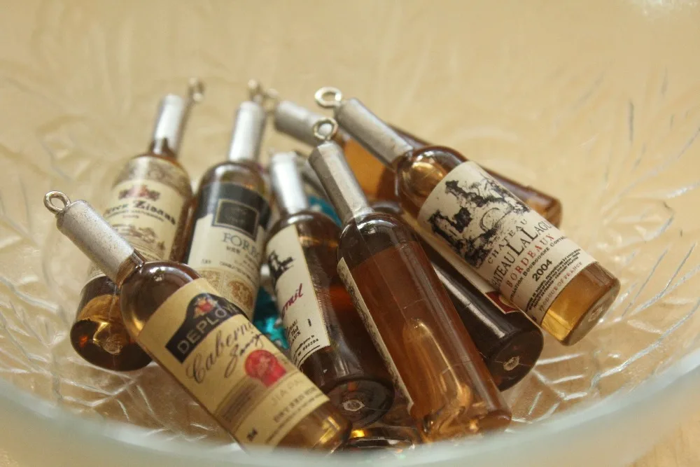 Where To Find Mini Wine Bottles For Your Wedding Wedding Favor Wine