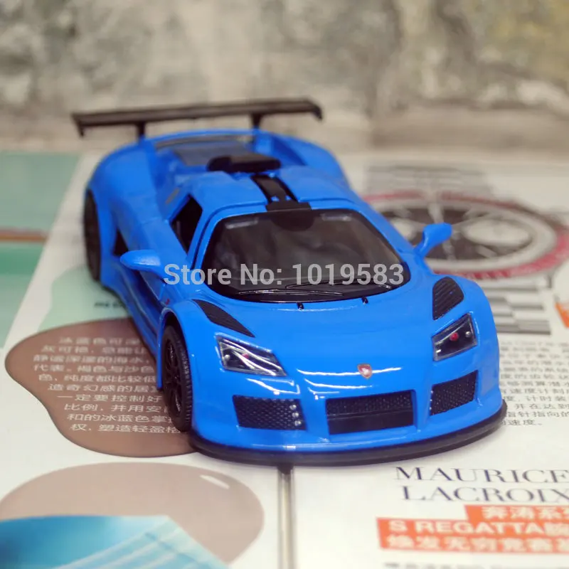2010 Gumpert Apollo Sport blue (8)