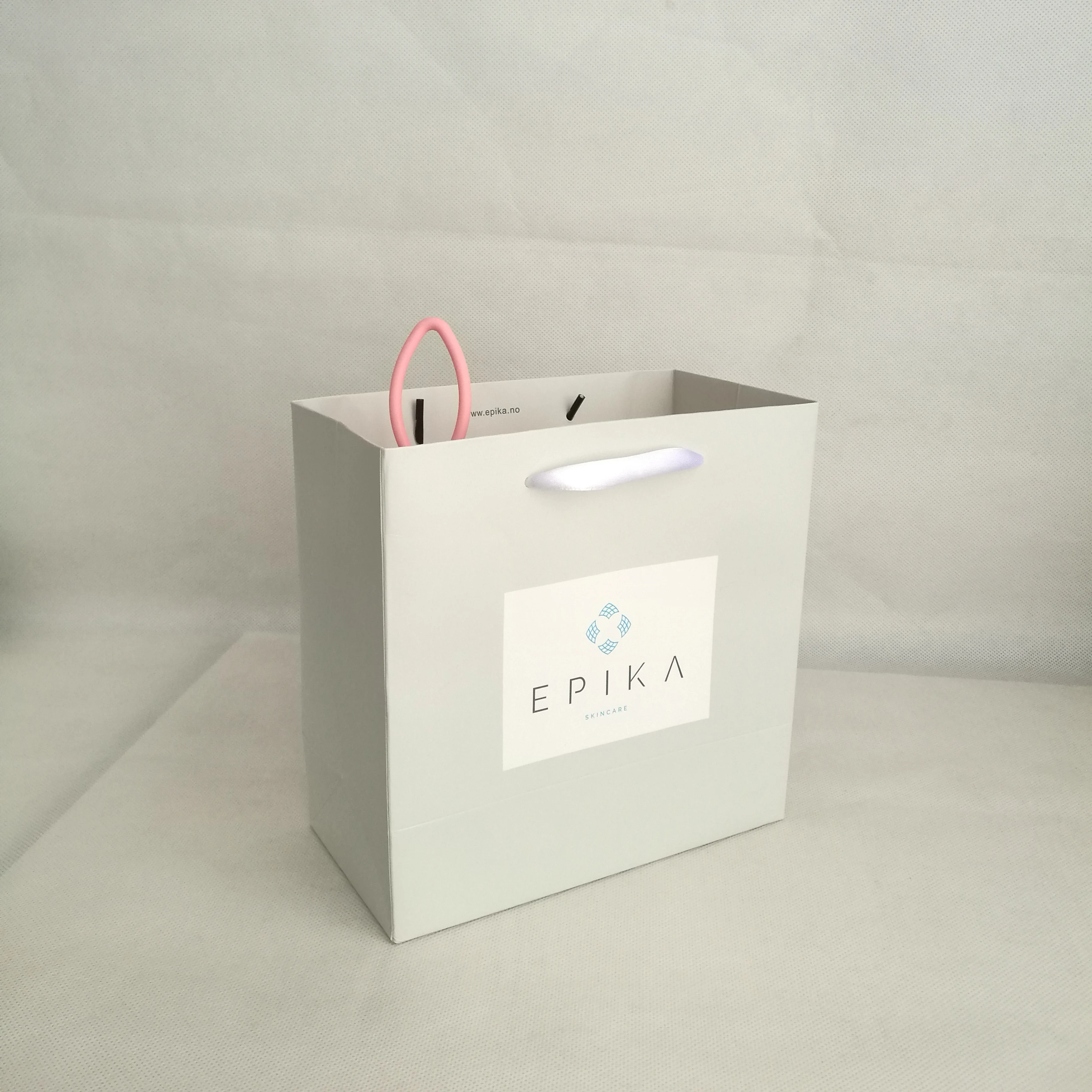 

wholesales1000pcs/lot fashionable Luxury Recycled Custom size with logo printed paper Shopping Bags for boutiques/watch/gifts