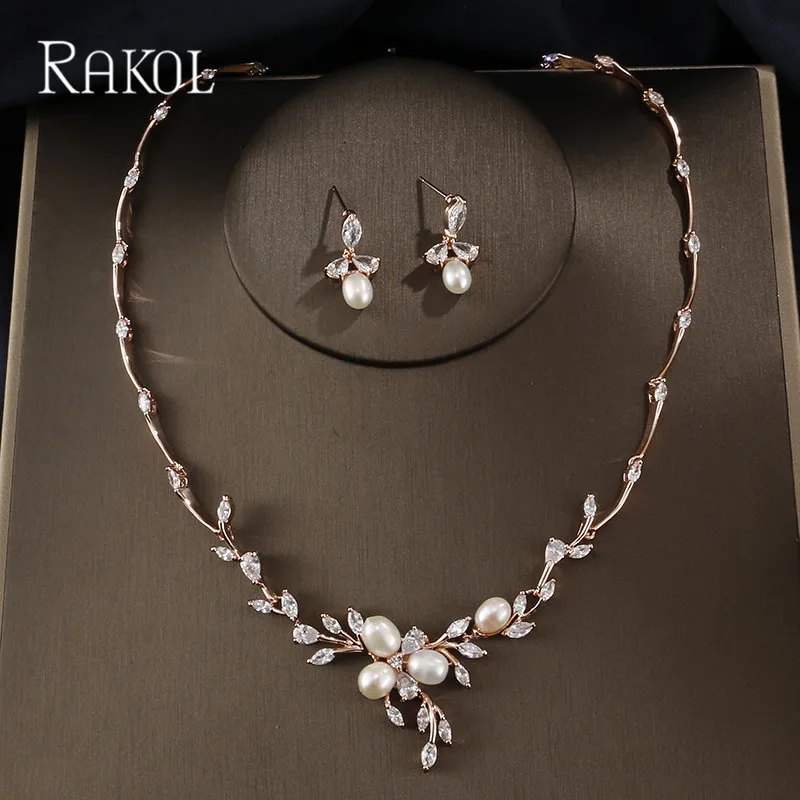 Pearl Brooch in CZ Daimonds 4 Colors of Pearls
