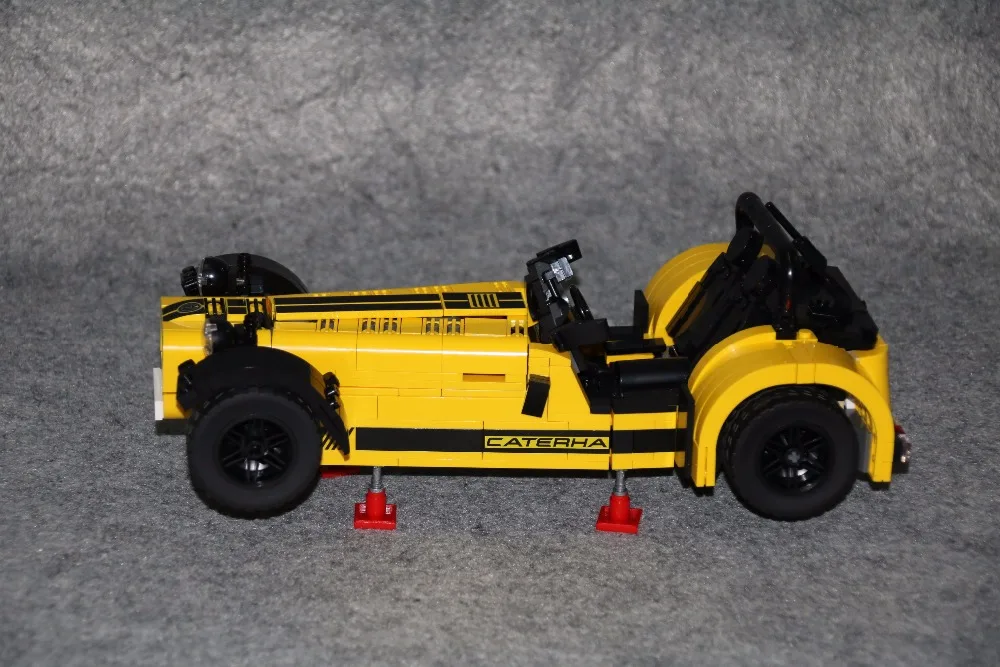 NEW-21008-classic-Series-The-Caterham-Seven-620R-Model-Building-Block-set-Compatible-21307-classic-car