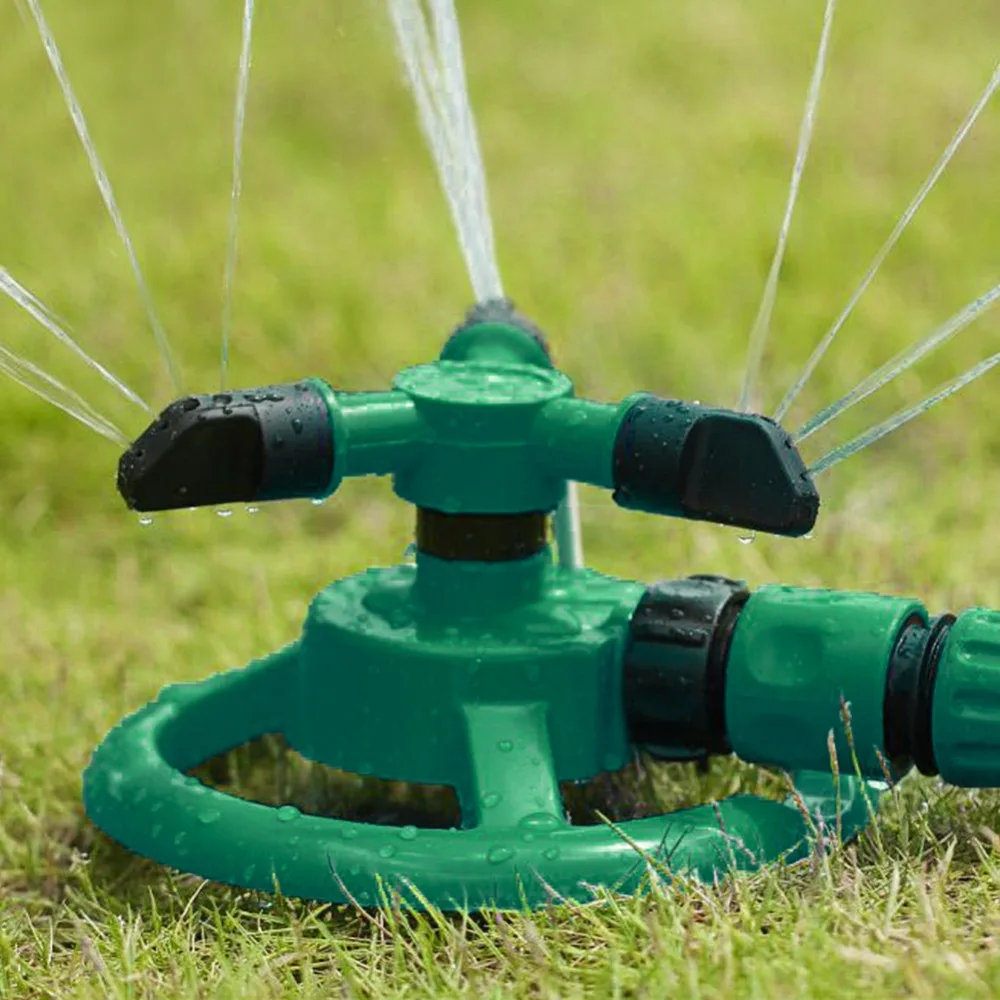 Садовый дождевальный аппарат автоматический полив газона 360 градусов круглый вращающийся разбрызгиватель воды+ 3 насадки три руки садовый шланг