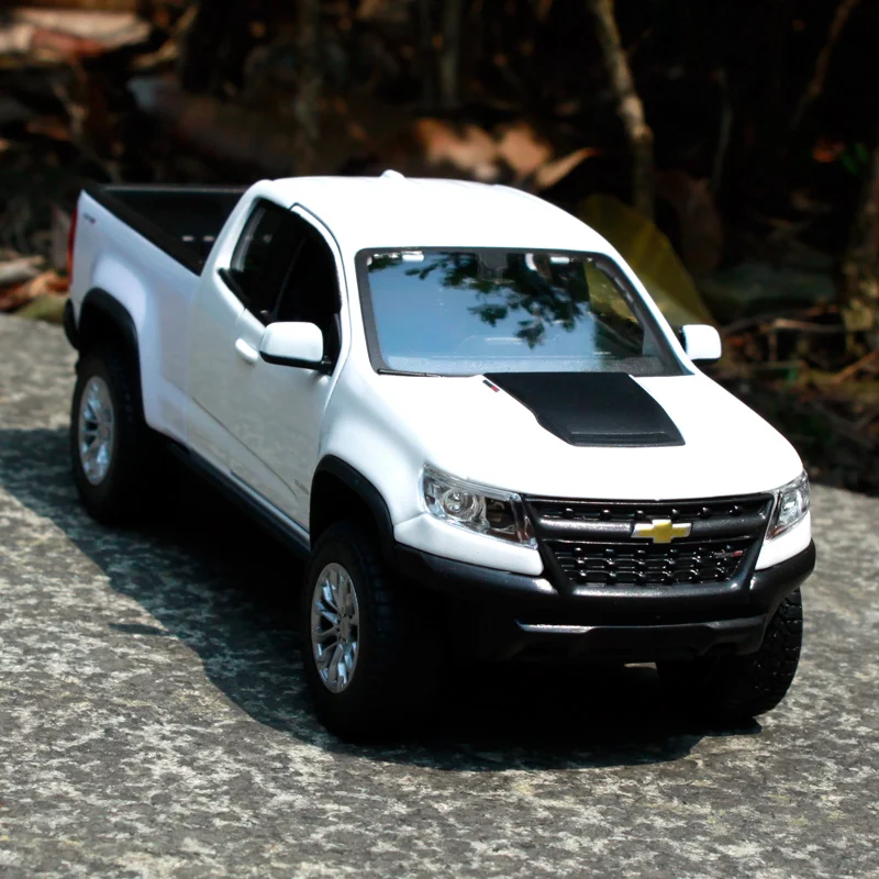 Коллекционная модель автомобиля Maisto 1:27 2017 Chevrdet Колорадо ZR2 Игрушечная новая в