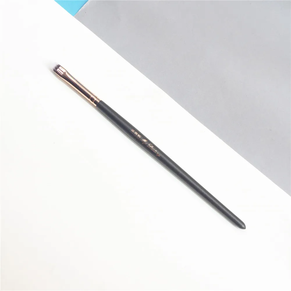 My Destiny 046 Precision Flat Liner Concealer Brush _ 1