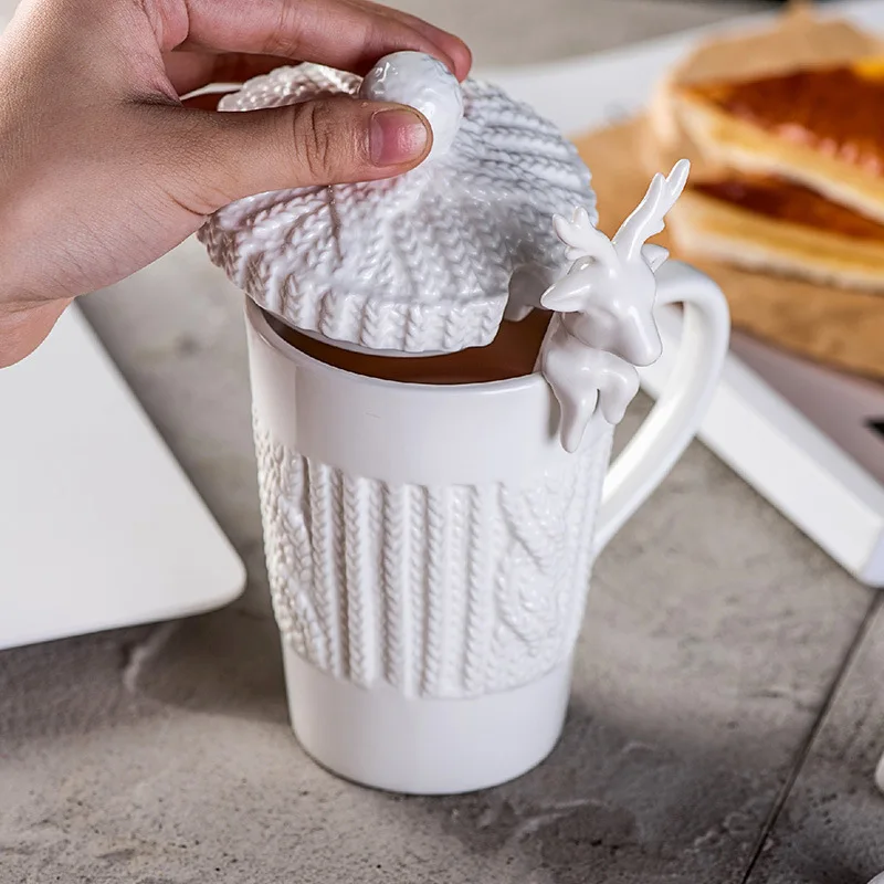 

Vintage Embossed Mug with Spoon lid,Ceramic Cute Elk Mug Cup Christmas Gift Mugs personalized animal coffee Milk cups Drinkware