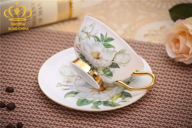 Камелия Европейский стиль позолоченный Demitasse чайная чашка коврик подставка Керамическая кофейная чашка и блюдце набор фарфоровая кружка костяной фарфор