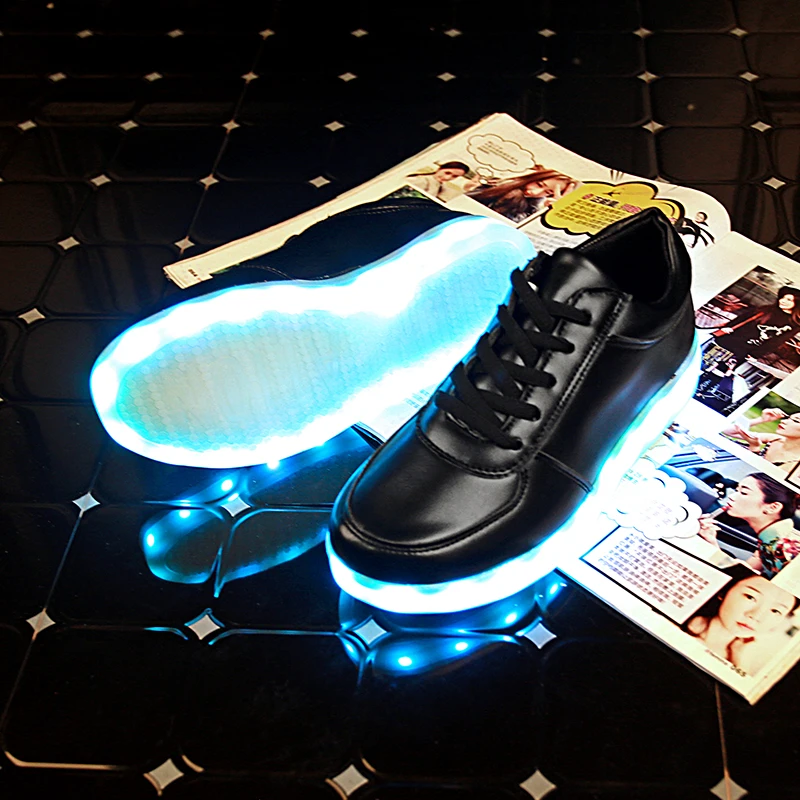 extra wide fit children's shoes 7ipupas Low Wholesale Price Luminous sneakers white black blue Graffiti 11 colors led lights glowing sneakers for boys girls kid children's shoes for sale