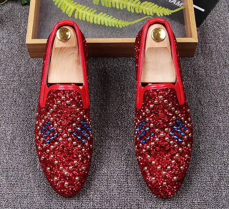 Мужская брендовая Дизайнерская обувь с разноцветными заклепками; повседневная обувь на плоской подошве; мужская модельная обувь для выпускного бала; Sapato Social