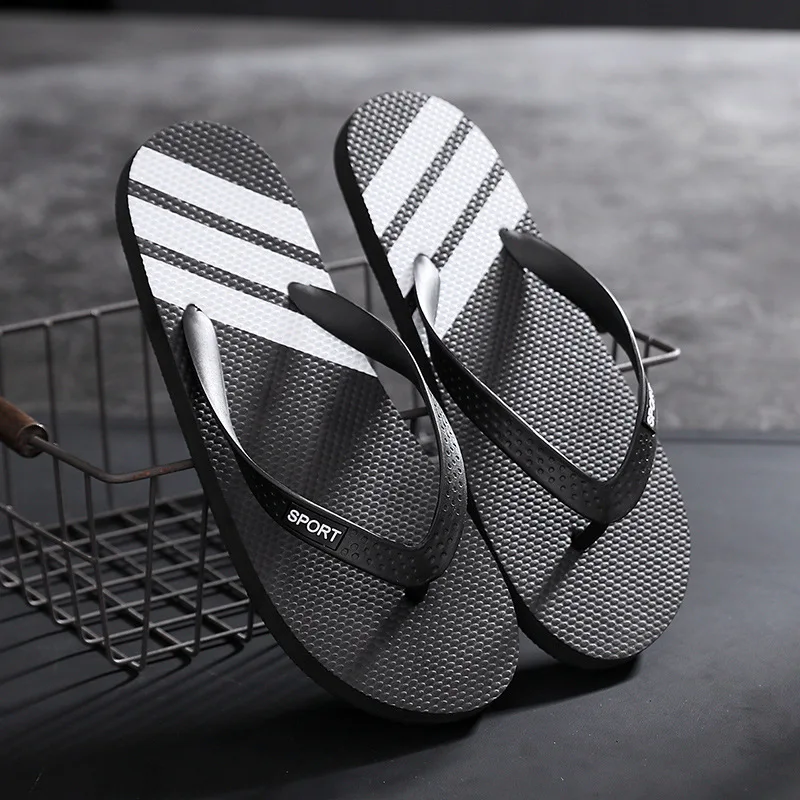 Couple flip-flops Men's summer beach shoes Anti-skid sandals Students'pure-color leisure Korean style personality slippers Men Couple flip-flops Men's summer beach shoes Anti-skid sandals Students'pure-color leisure Korean style personality slippers Men