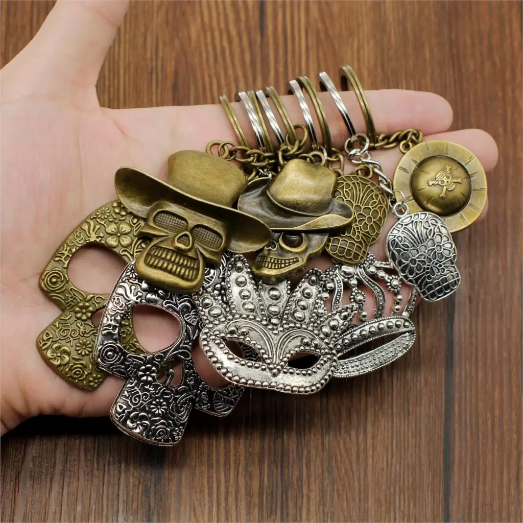

Retro Skull Keychain Key Charm Skull Mask Key Chain Accessories Pendant Bag Charm Keyring Cool Car Keychain DIY Gifts
