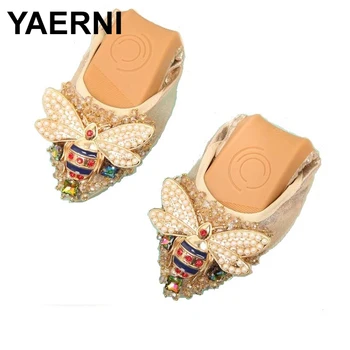 

YAERNI Plus Size Designer Crystal Woman Flat Shoes Elegant Comfortable Lady Fashion Rhinestone Women Soft Bees Shoes A031-1