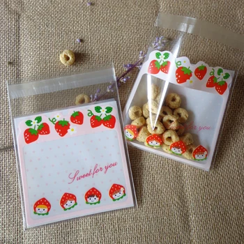

300pcs Strawberry Girl and Dots Patterns Baking Gift Food Plastic Bags Cute Biscuit Bag Party Favor Cellophane Bags