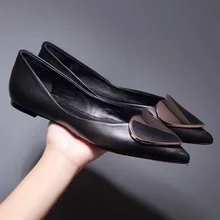 Женские весенне-осенние модные черные туфли на плоской подошве с острым носком из натуральной коровьей кожи; Женская Повседневная Удобная обувь с сердечками; большие размеры