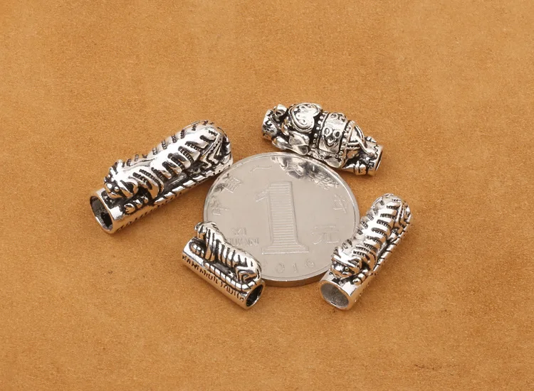 silver-tiger-beads001a