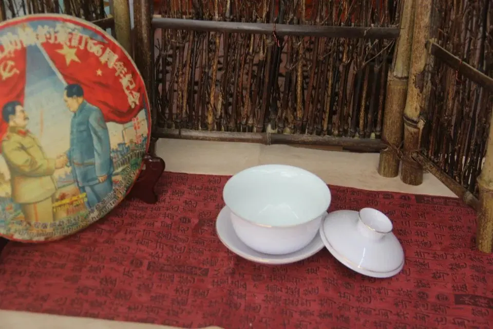 Уникальный "Китайский кун-фу" чай, гайвань ручная роспись белый фарфор контур в золотистом и розовом цвете gai wan