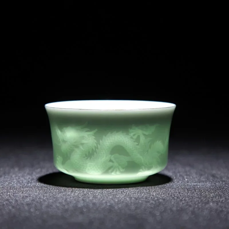 1 Pc 80ml Sculpted Hand Lotus Dragon Cup Of Tea At Jingdezhen Ceramics Celadon Kung Fu Teacups Drinkware Accessories - Цвет: C