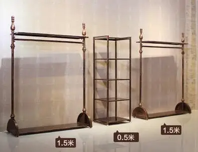 

The clothes hanger of the art clothing store. Display the women's store shelves.002