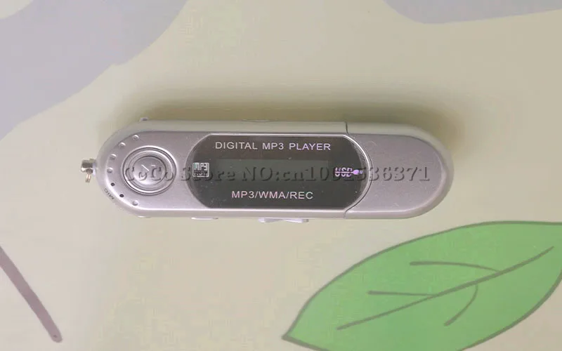 Бесплатный мини 8GB lcd MP3-плеер FM Радио 8G флэш-накопитель USB наушники Mp 3 плеер с радио для детей - Цвет: Серебристый