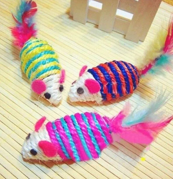 

Pet playmate Cute Mouse Ribbed Rattles Cat Pet Sisal Rope Weave Toy Chew ~Random~ 1pc K6519