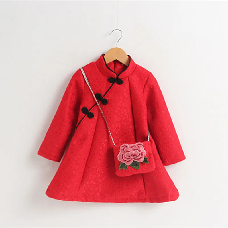 

Lovely Girls Winter Red Full Sleeve Cheongsam Princess Dress Kids Lace Flower Embroidery Velvet Thick Party Dress With Bag 2-7T