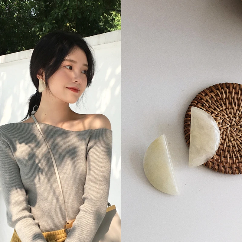 

AOMU Korea New Milky Acrylic Geometric Semicircle Crescent Shape Big Resin Moon Stud Earrings for Women Girl Gift