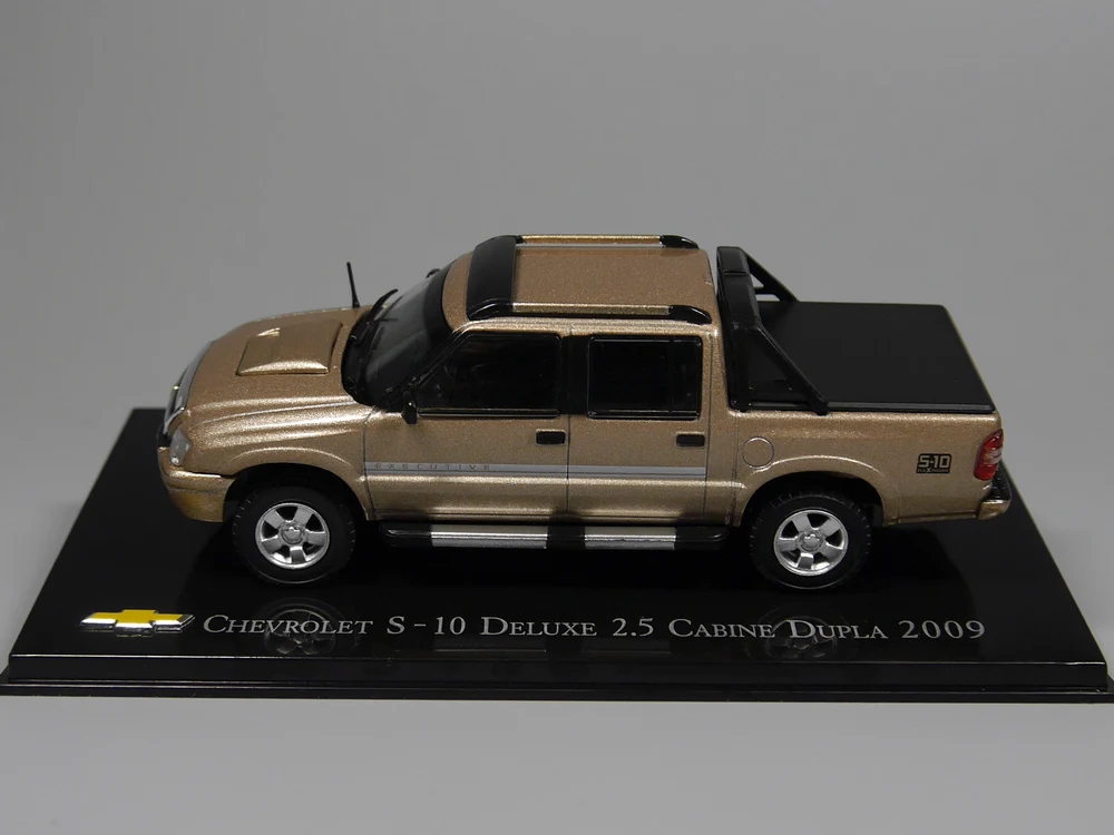 Авто ИНН-ixo 1:43 Chevrolet S-10 Deluxe 2,5 Cabine Dupia 2009 литой модельный автомобиль