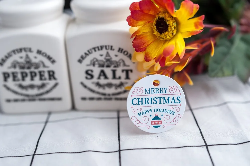 

200 pcs 3.5cm round paper label Candy Bag label Christmas decorations product label Commodity label Gift tag candy favor tags