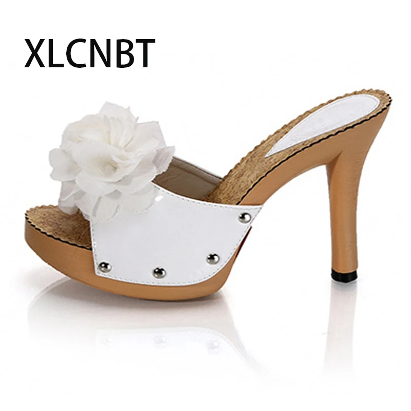 Kopen Zoete strik dames slipper avondmaal hoge hakken slides bloem sexy dames slipper zomer buiten mode schoenen wit zwart hoge