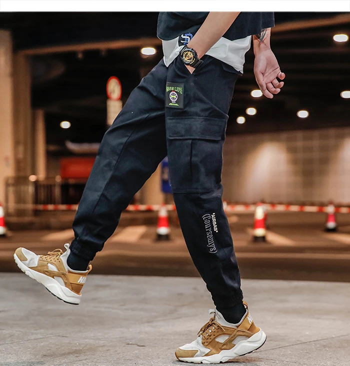 С вышивкой с надписями брюки карго Для мужчин 2019 Демисезонный модные штаны мужские многофункциональные карманы шнурок шаровары, штаны для