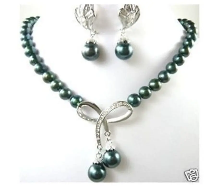 

Hot sale new Style >>>>>The new stylish black pearl earrings and necklace set