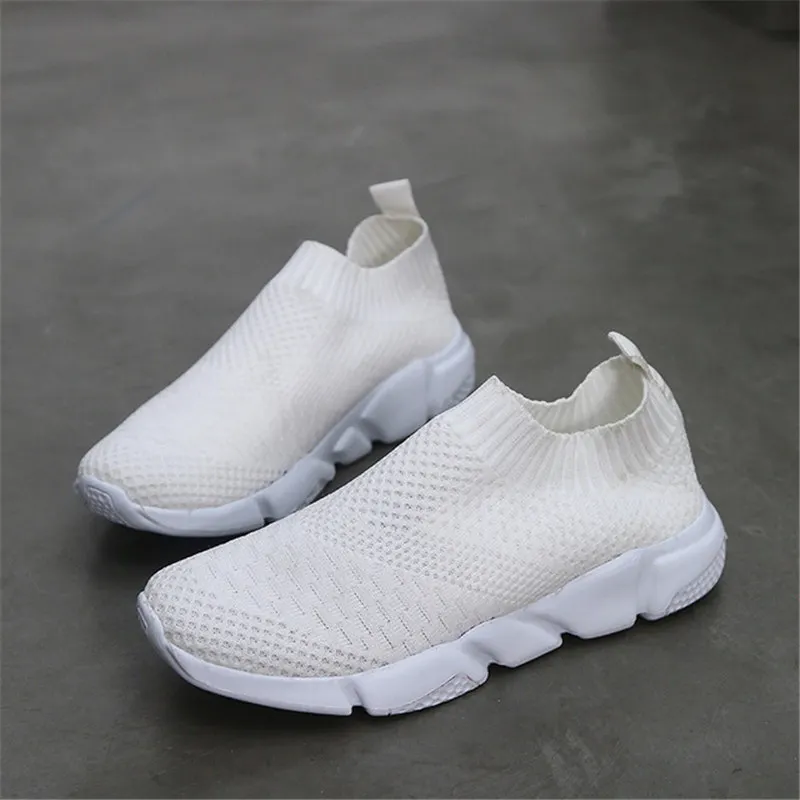 

Sports Shoes Women's Shoes Wild White Shoes 2019 Summer Breathable Mesh Running Shoes Large Size 35-42 Women Sneakers