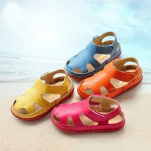 Сандалии для мальчиков летняя обувь из натуральной кожи сандалии для девочек Однотонные сандалии с закрытым носком детская обувь на липучке повседневная пляжная обувь