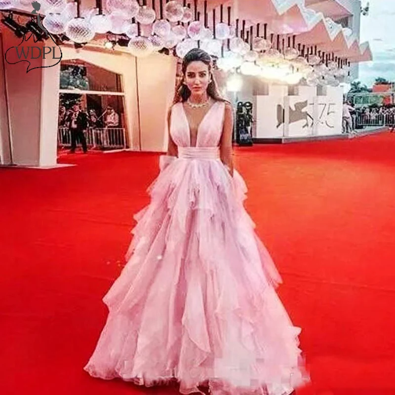 ruffles-prom-dresses-light-pink-deep-v-neck-draped-long-formal-celebrity-evening-gowns-a-line-red-carpet-dresses-party-vestidos