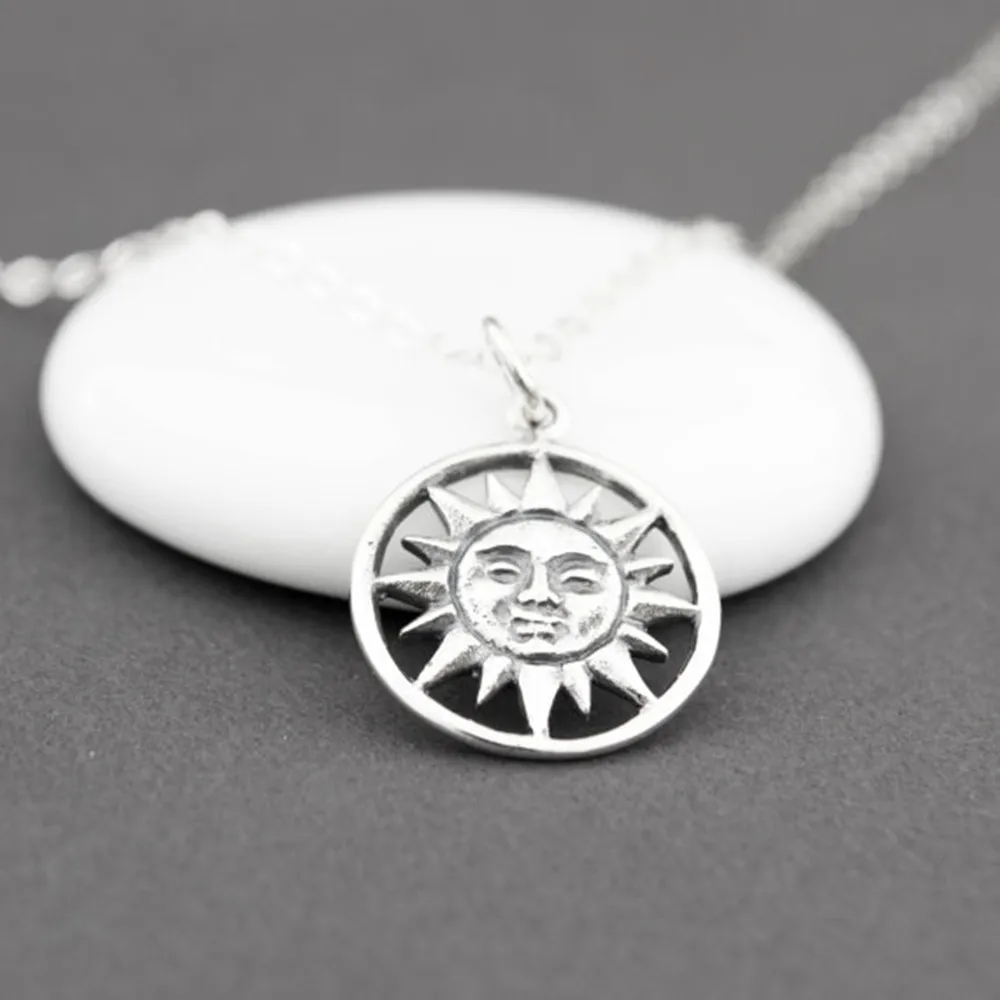 Gold/Silver Sun Necklace,Smile Sunbust Face Pendant Necklace for Women/ Men,Summer Personalized Greek Sun-God Maxi necklace