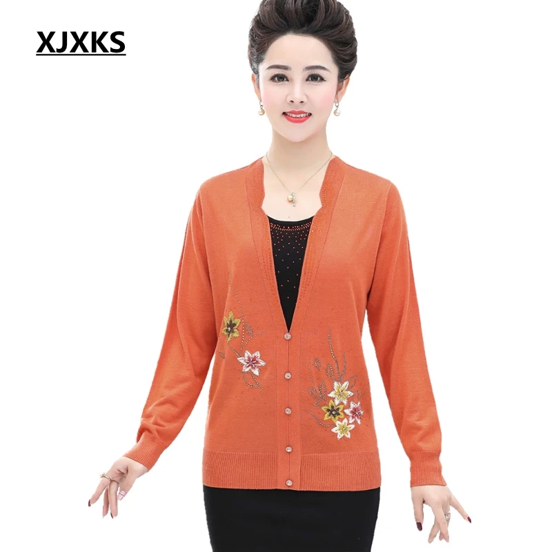 

XJXKS 2019 Spring New Mother Sweater Fake Two-piece Wool Shirt Women Sweater Large Size Top Embroidery Plus Size Sweater