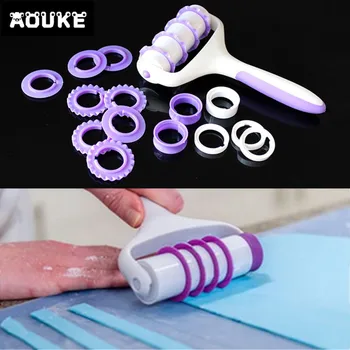 

Chocolate Cake Roller Set Rolled Fondant Decorative Border Tools Pastry Cutters Biscuits Tool Cake Decorating DIY Baking Tools
