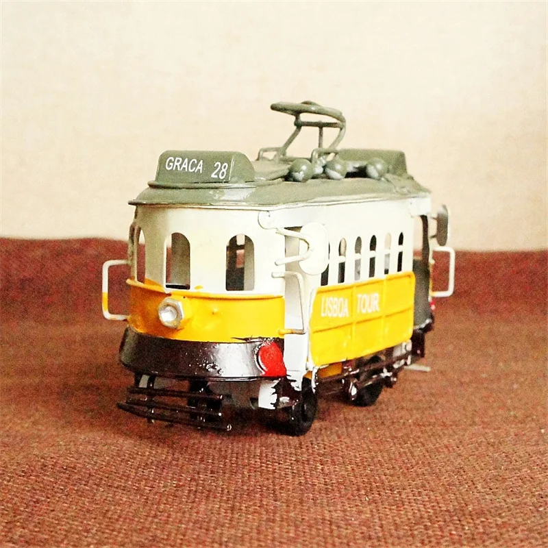 (7)