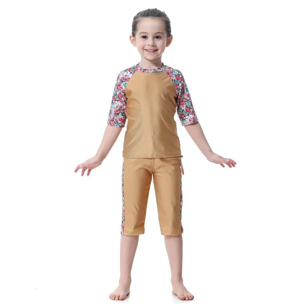 3 قطع الفتيات المايوه مسلم Swimwears الأطفال سروال سباحة قصير بدل غطس Burkinis الإسلام العربي قصيرة السباحة الشاطئ ارتداء قبعات السباحة 3 قطع الفتيات المايوه مسلم Swimwears الأطفال سروال سباحة قصير بدل غطس Burkinis الإسلام العربي قصيرة السباحة الشاطئ ارتداء قبعات السباحة