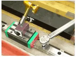 

100% genuine HIWIN linear guide HGR15-2400MM block for Taiwan