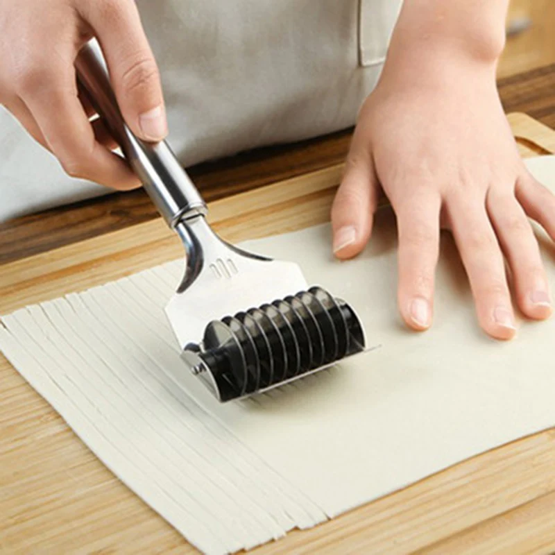 

Stainless Steel Noodle Cutting Machine Roller Docker Dough Cutter Pasta Manual Noodle Press Kitchen Cooking Accessories